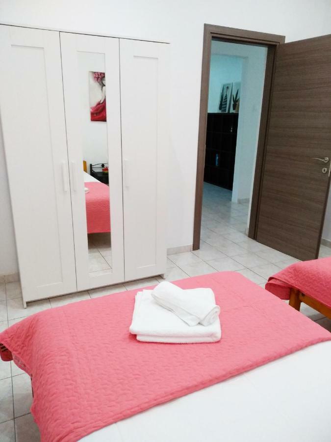 Pomegranate Apartment Heraklion Exteriör bild